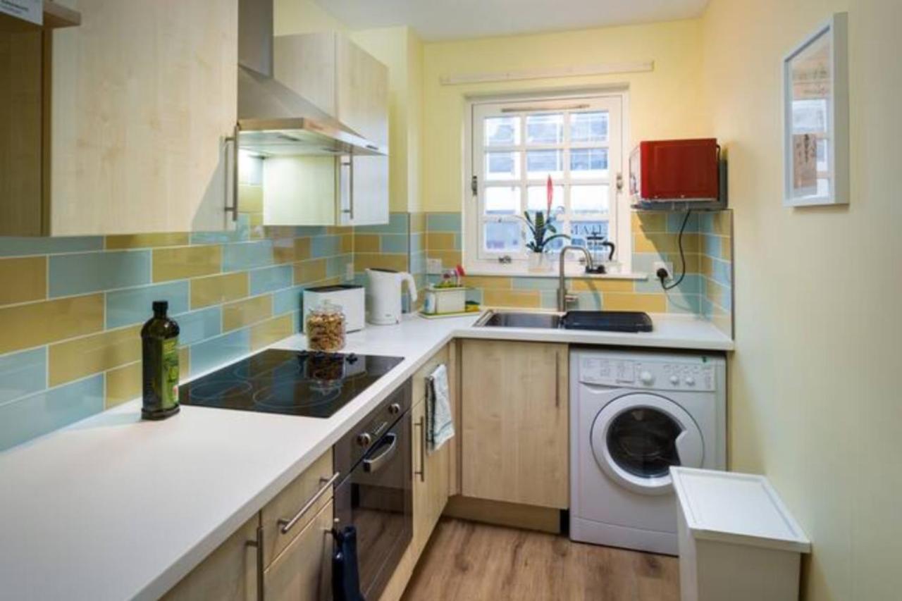 Central Flat Near Holyrood Park Edimburgo Exterior foto